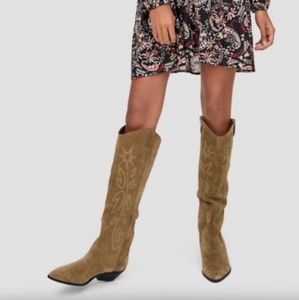 ISO pull and bear cowboy boots